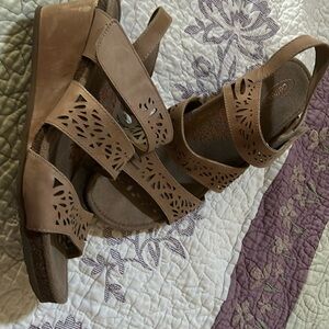 Aetrex wedge sandals